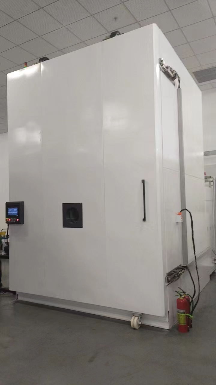 Y&uuml;ksek irtifa test odası